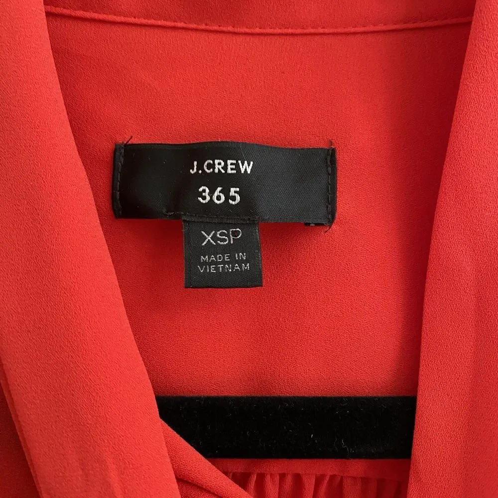 J Crew Women’s XSP Drapey Tie-Neck Sleeveless Top‎ Bright Cerise Red Blouse